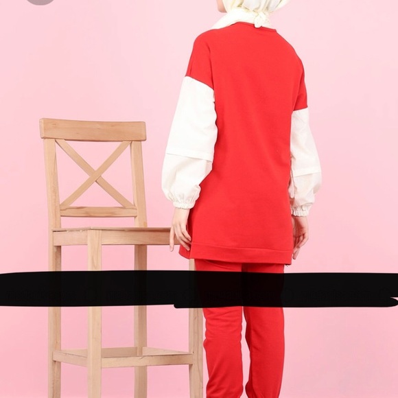 Tracksuit - Picture 4 of 4